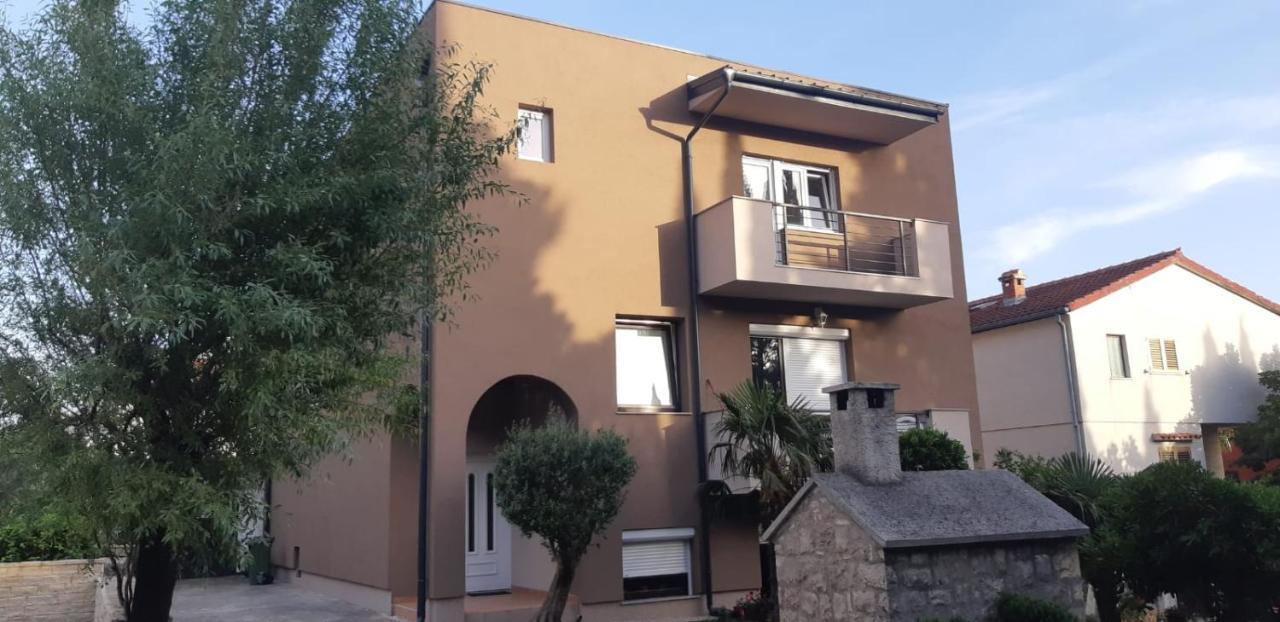 Apartmani Mille Starigrad Paklenica Exterior photo