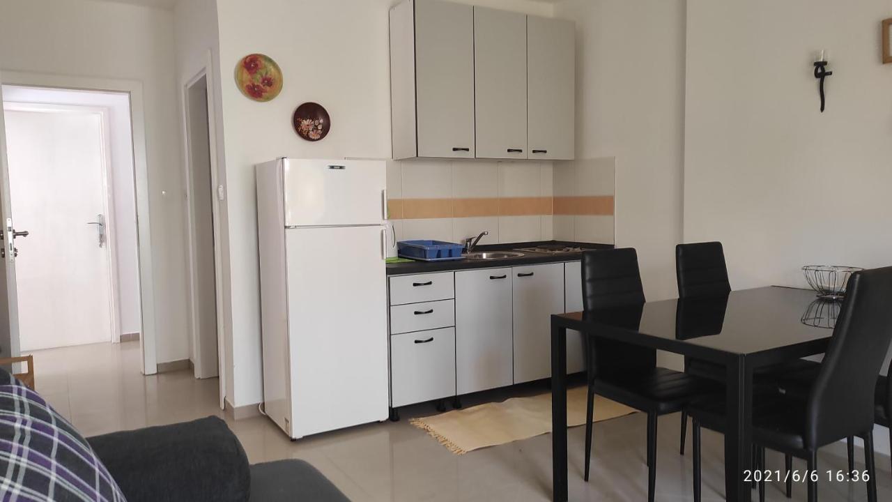 Apartmani Mille Starigrad Paklenica Exterior photo