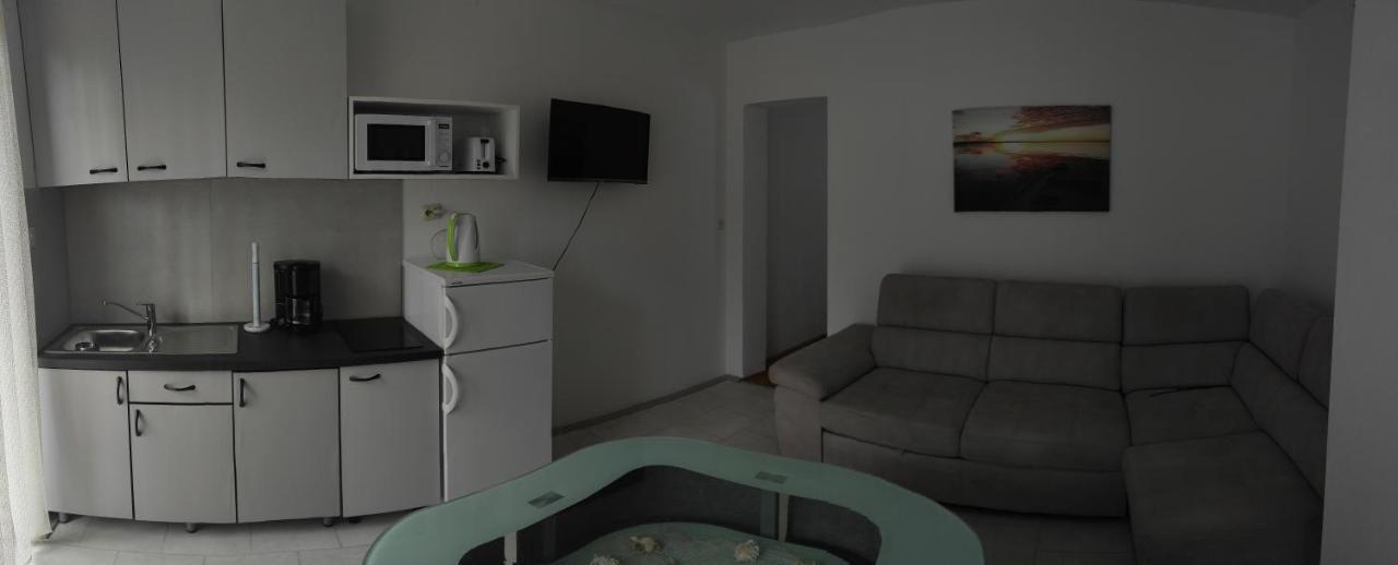 Apartmani Mille Starigrad Paklenica Exterior photo